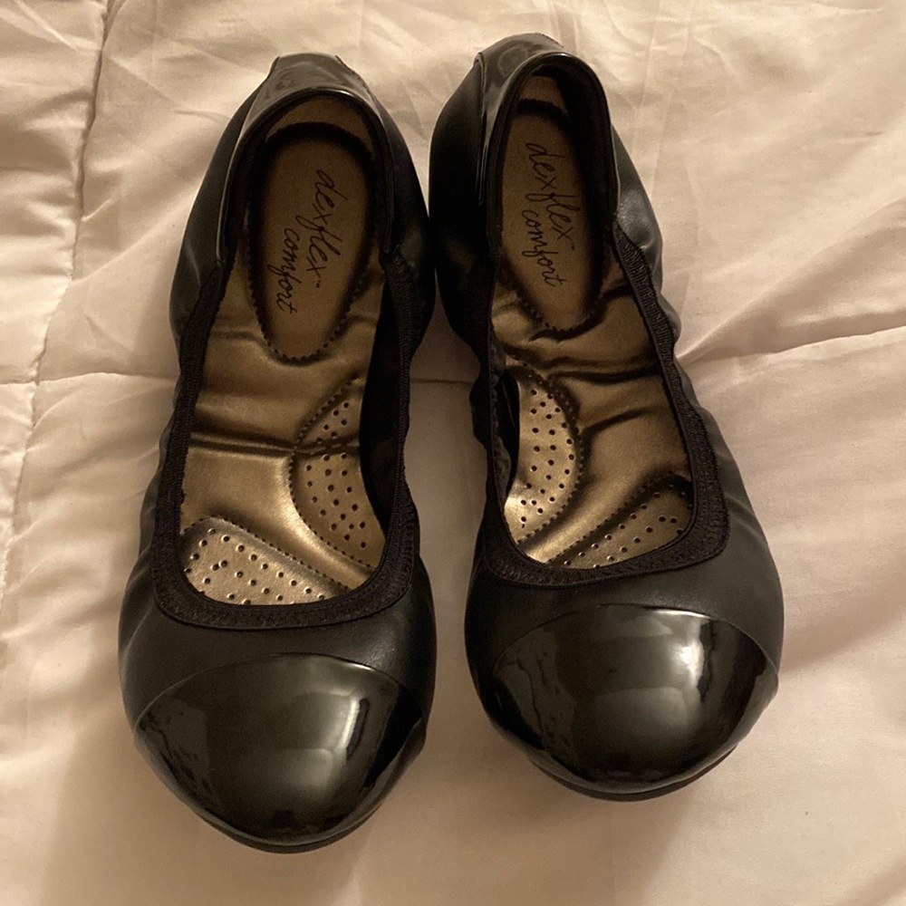 Dexflex comfort women’s black ballet flats